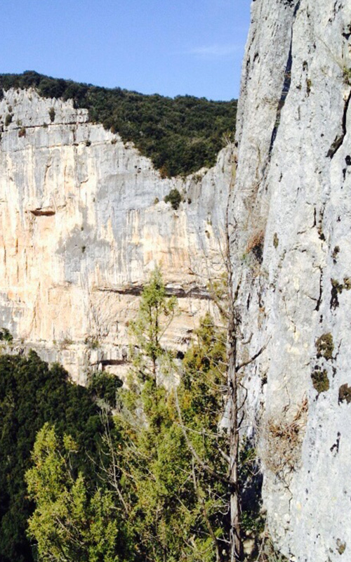 Vue rochers dans le verdon dans le cadre d'un cours d'escalade donn&eacute; par lionel bonvin